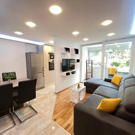 Imperium Iii Apartment *