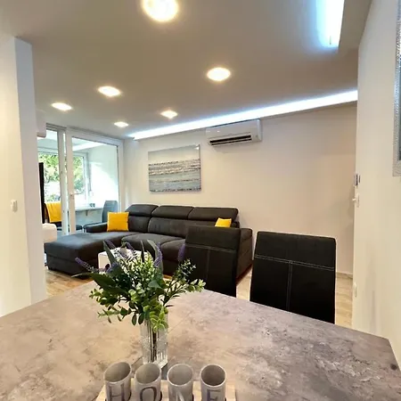 Imperium Iii Apartment Split